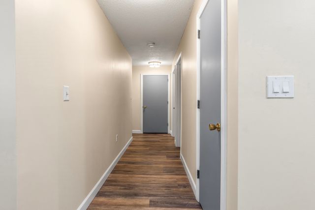 2 Autumn Leaf Dr Apt 6, Nashua, NH 03060