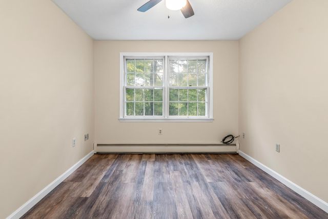 2 Autumn Leaf Dr Apt 6, Nashua, NH 03060