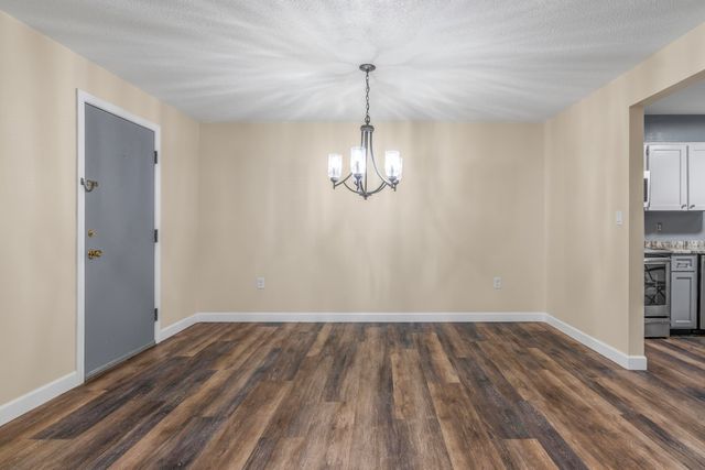 2 Autumn Leaf Dr Apt 6, Nashua, NH 03060