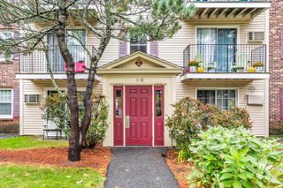 2 Autumn Leaf Dr Apt 6, Nashua, NH 03060