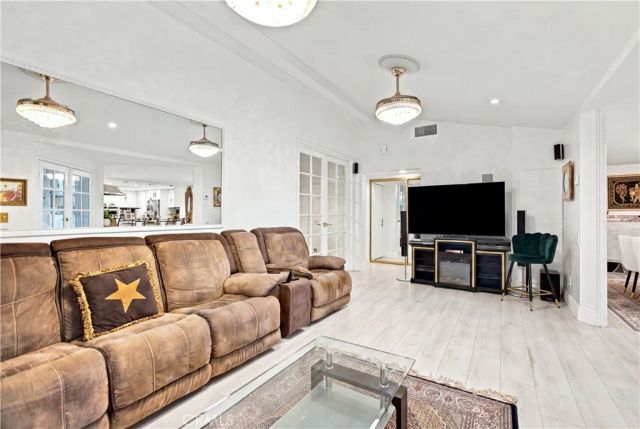433 N Orchid Tree, Palm Springs, CA 92262