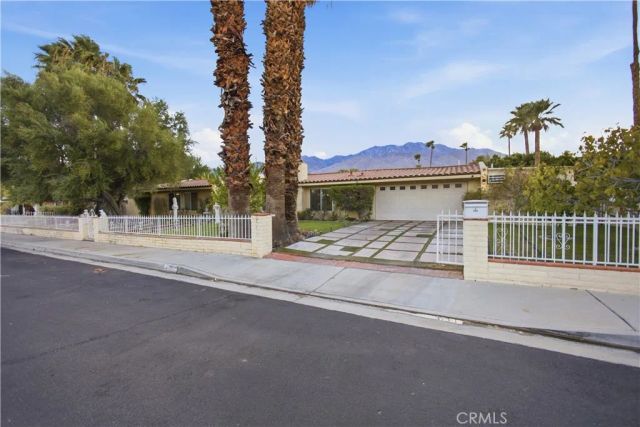 433 N Orchid Tree, Palm Springs, CA 92262