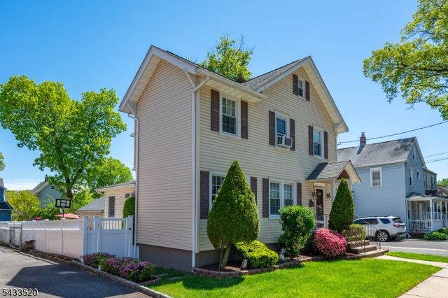 690 Garden St, Maywood Boro, NJ 07607