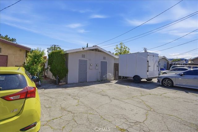 24047 Arch Street, Newhall, CA 91321