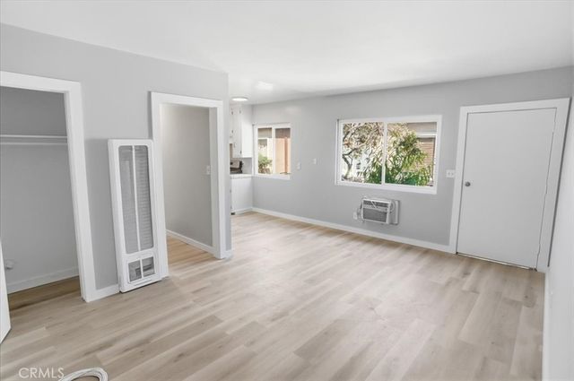 24047 Arch Street, Newhall, CA 91321