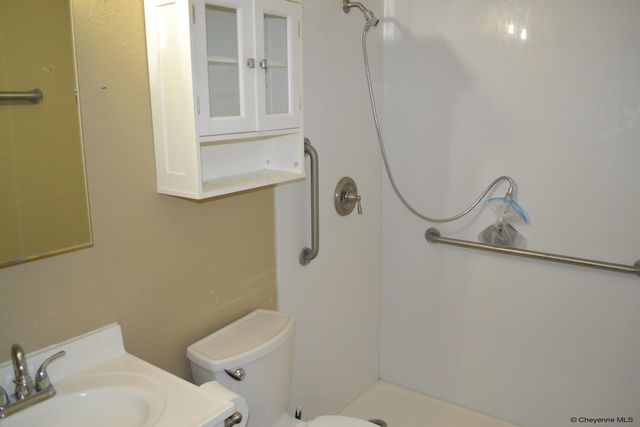 1205 ASHFORD DR, Cheyenne, WY 82007