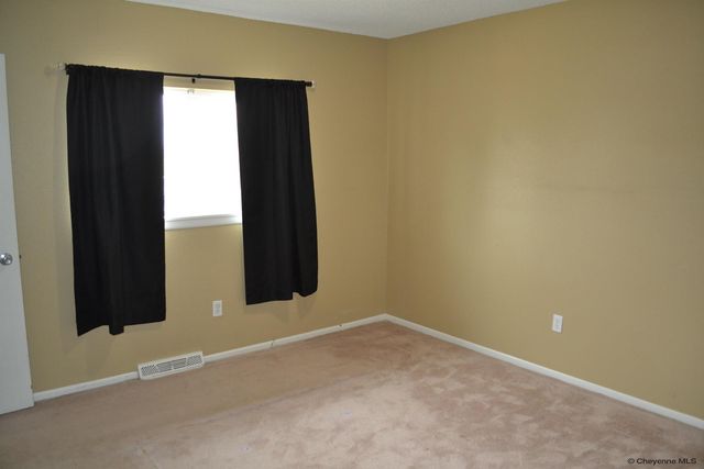 1205 ASHFORD DR, Cheyenne, WY 82007