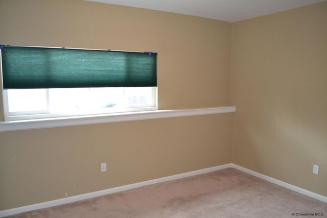 1205 ASHFORD DR, Cheyenne, WY 82007