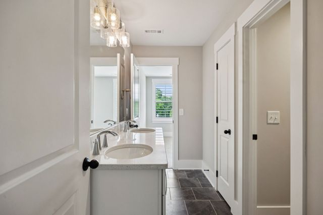 5846 Wagonvale Dr, Arrington, TN 37014