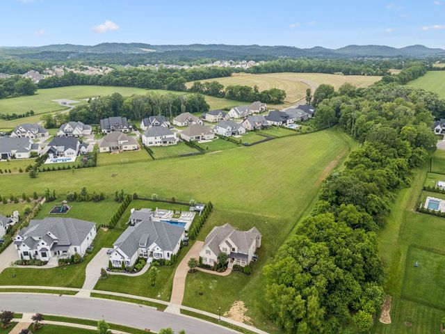 5846 Wagonvale Dr, Arrington, TN 37014