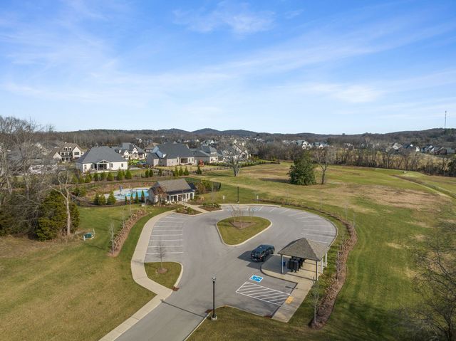 5846 Wagonvale Dr, Arrington, TN 37014