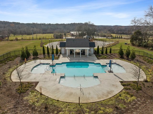 5846 Wagonvale Dr, Arrington, TN 37014