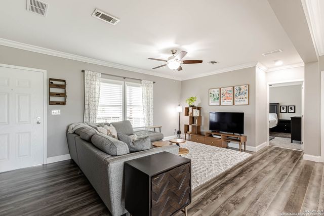 13650 adkins saint hedwig, St Hedwig, TX 78152