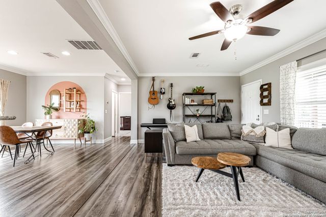 13650 adkins saint hedwig, St Hedwig, TX 78152