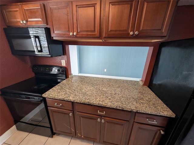 2564 SE 15TH AVENUE E, Ocala, FL 34471