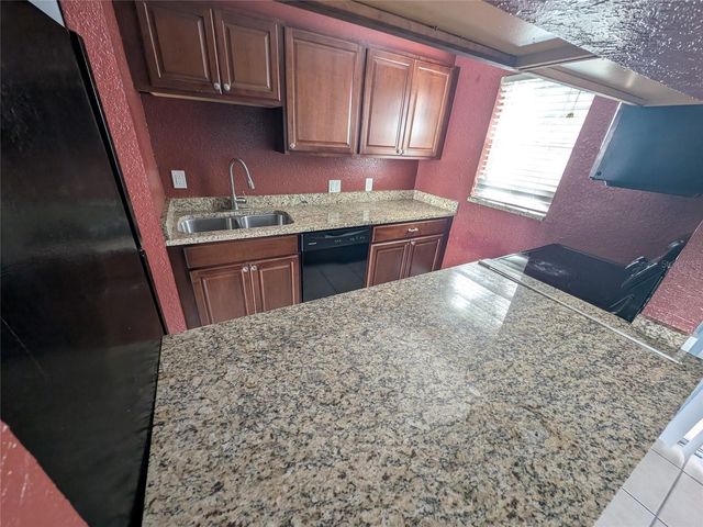 2564 SE 15TH AVENUE E, Ocala, FL 34471