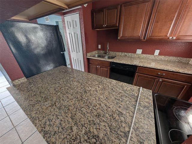 2564 SE 15TH AVENUE E, Ocala, FL 34471