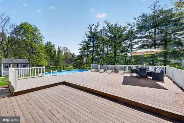 8 VALERIE LANE, Lawrenceville, NJ 08648