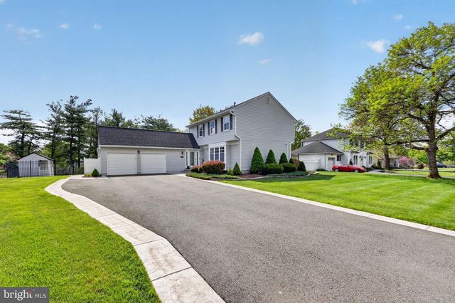 8 VALERIE LANE, Lawrenceville, NJ 08648