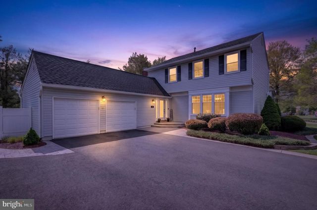 8 VALERIE LANE, Lawrenceville, NJ 08648