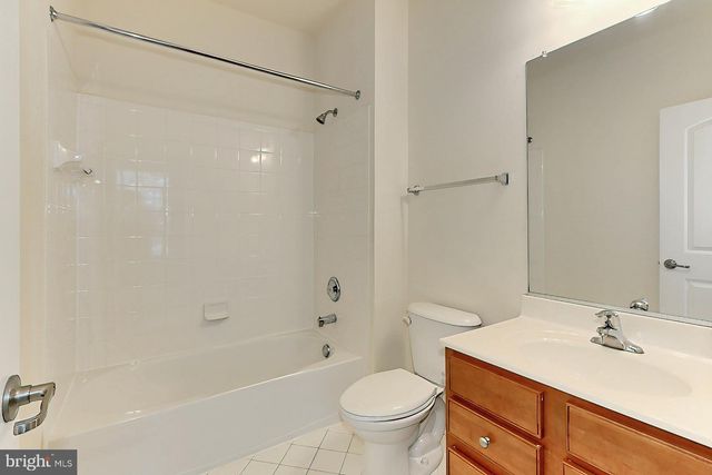 22219 FALLING TER, Ashburn, VA 20148