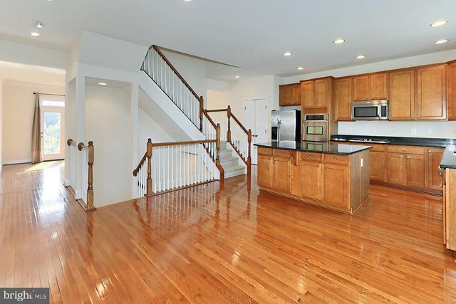 22219 FALLING TER, Ashburn, VA 20148