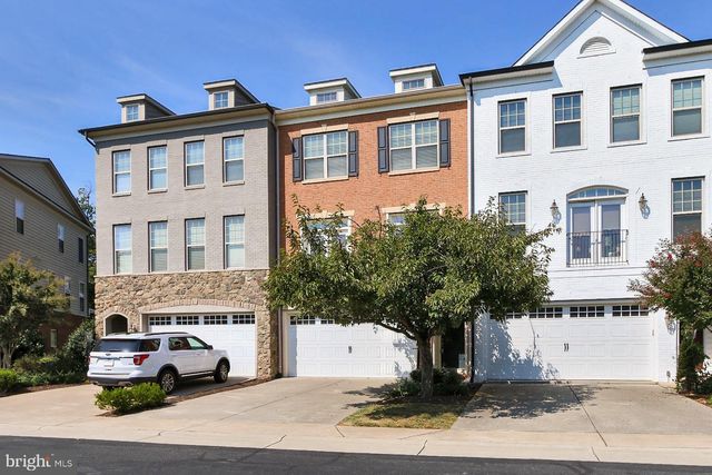 22219 FALLING TER, Ashburn, VA 20148