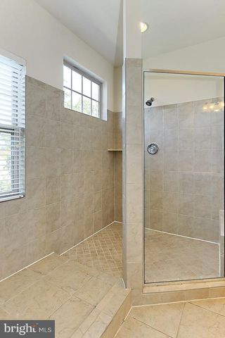 22219 FALLING TER, Ashburn, VA 20148