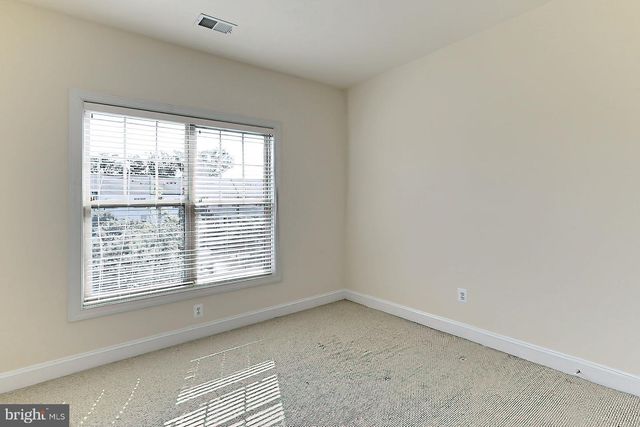 22219 FALLING TER, Ashburn, VA 20148