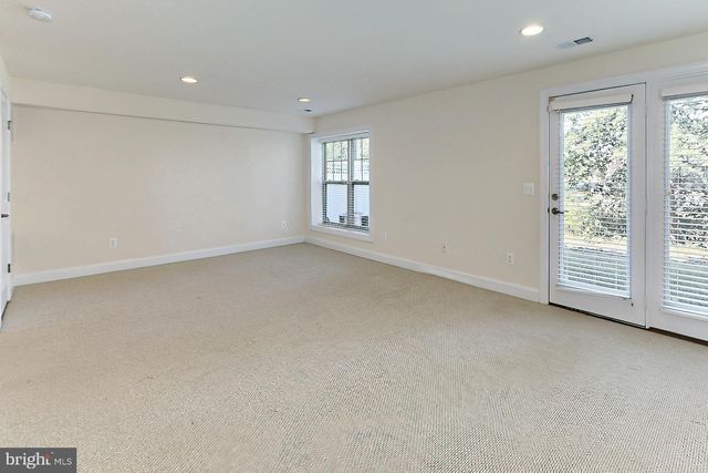 22219 FALLING TER, Ashburn, VA 20148