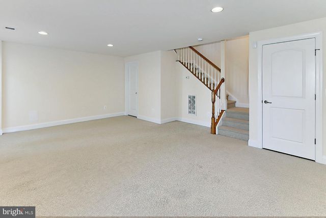 22219 FALLING TER, Ashburn, VA 20148