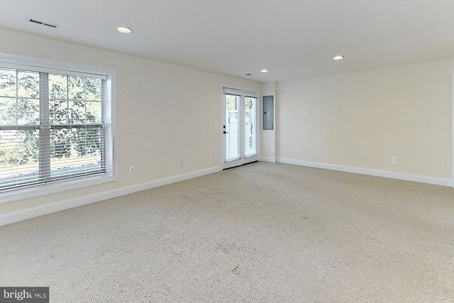 22219 FALLING TER, Ashburn, VA 20148