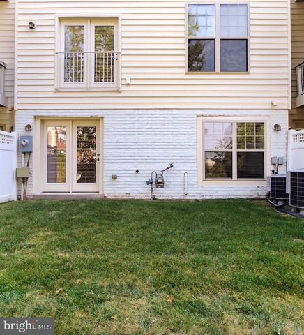22219 FALLING TER, Ashburn, VA 20148