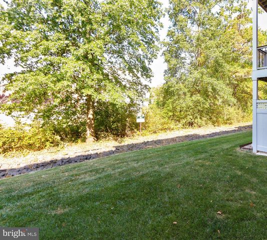 22219 FALLING TER, Ashburn, VA 20148