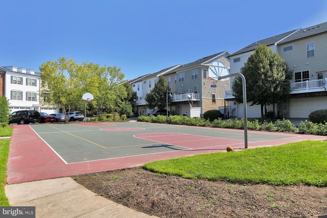 22219 FALLING TER, Ashburn, VA 20148