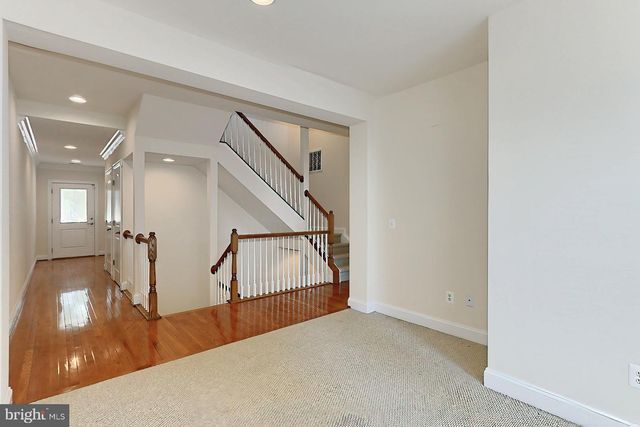 22219 FALLING TER, Ashburn, VA 20148