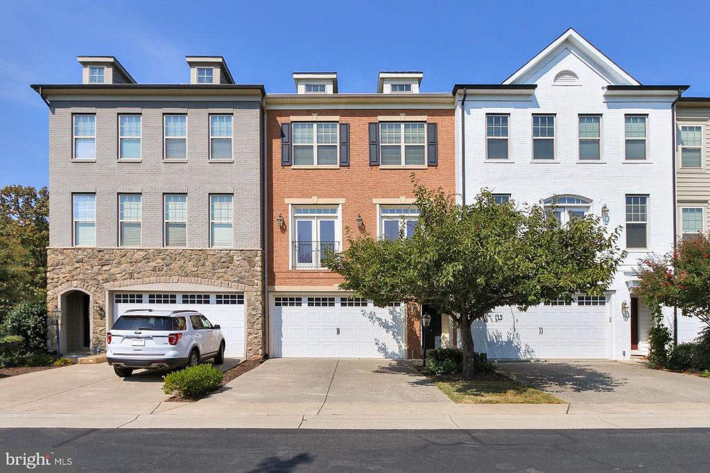 22219 FALLING TER, Ashburn, VA 20148