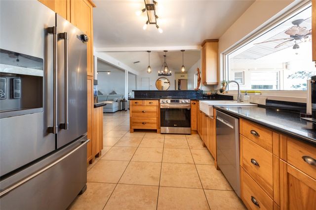 741 NW 97th Terrace, Pembroke Pines, FL 33024