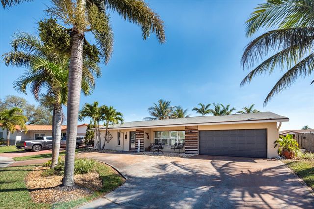 741 NW 97th Terrace, Pembroke Pines, FL 33024