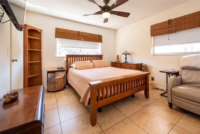 741 NW 97th Terrace, Pembroke Pines, FL 33024