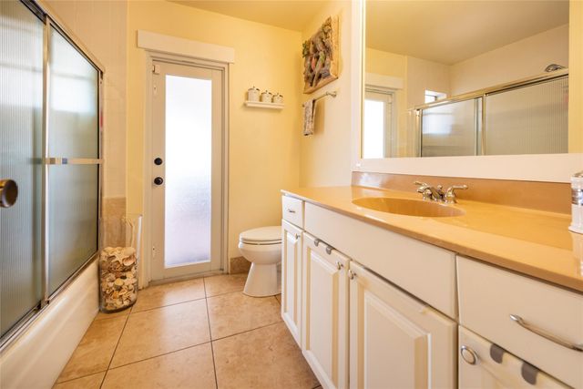 741 NW 97th Terrace, Pembroke Pines, FL 33024