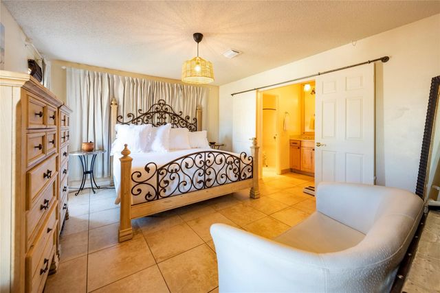 741 NW 97th Terrace, Pembroke Pines, FL 33024