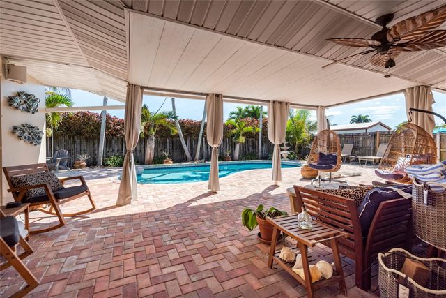 741 NW 97th Terrace, Pembroke Pines, FL 33024