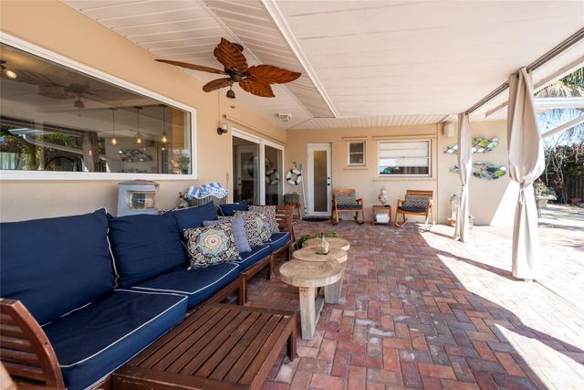 741 NW 97th Terrace, Pembroke Pines, FL 33024