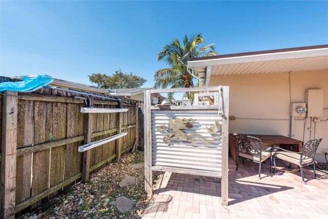 741 NW 97th Terrace, Pembroke Pines, FL 33024