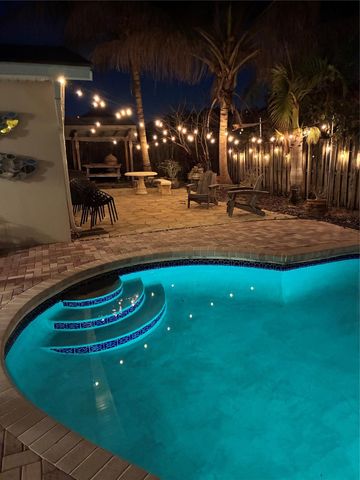 741 NW 97th Terrace, Pembroke Pines, FL 33024