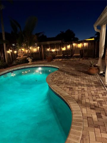 741 NW 97th Terrace, Pembroke Pines, FL 33024