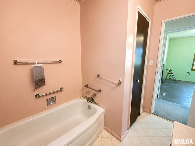 1904 BLACK Avenue, Springfield, IL 62702