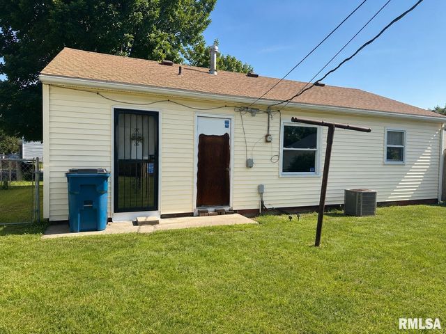 1904 BLACK Avenue, Springfield, IL 62702