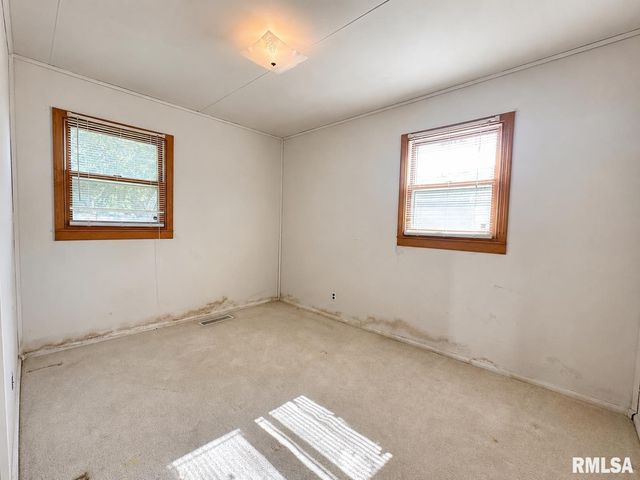 1904 BLACK Avenue, Springfield, IL 62702
